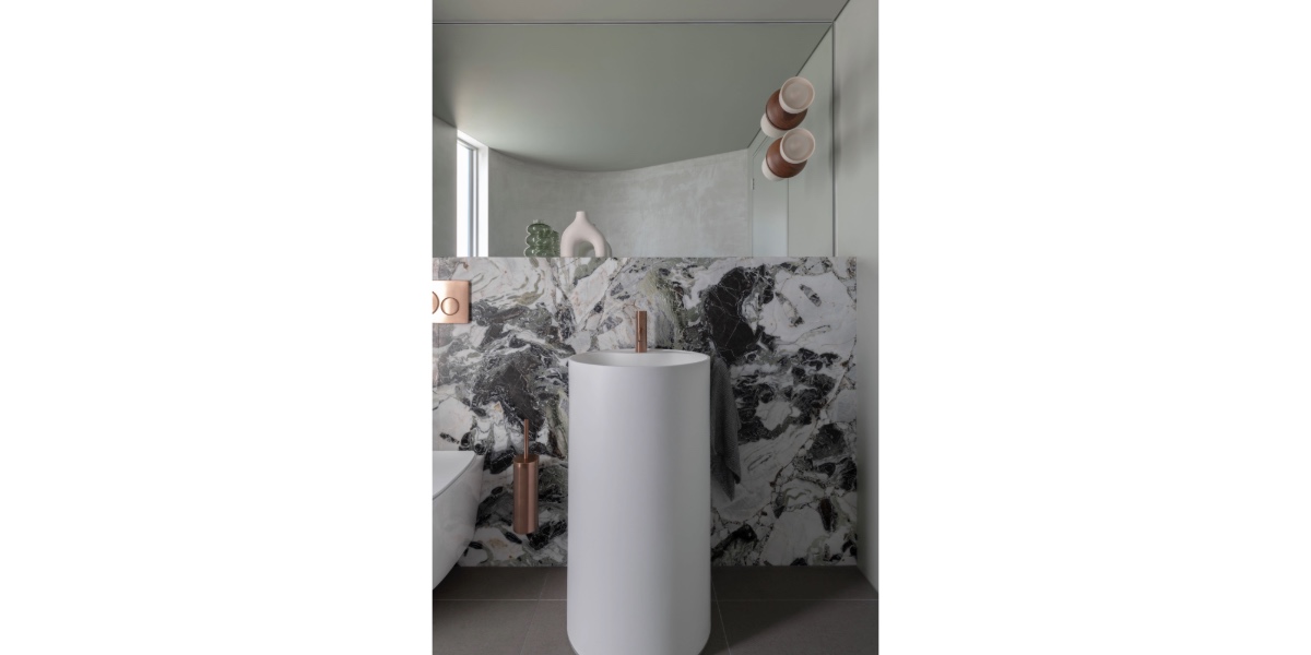 Designer: D'Cruz Design Group | Photographer: Nicholas Watt